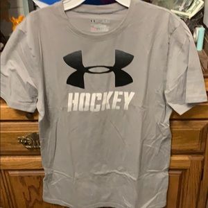 Under Armor hockey t-shirt (loose)